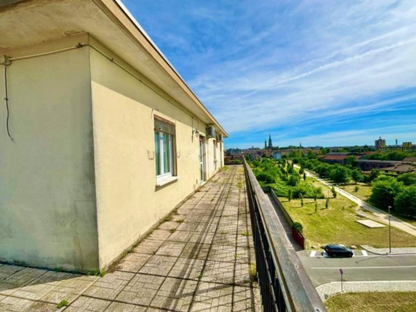 appartamento in vendita a Novara in zona zona Sant'Andrea - San Rocco