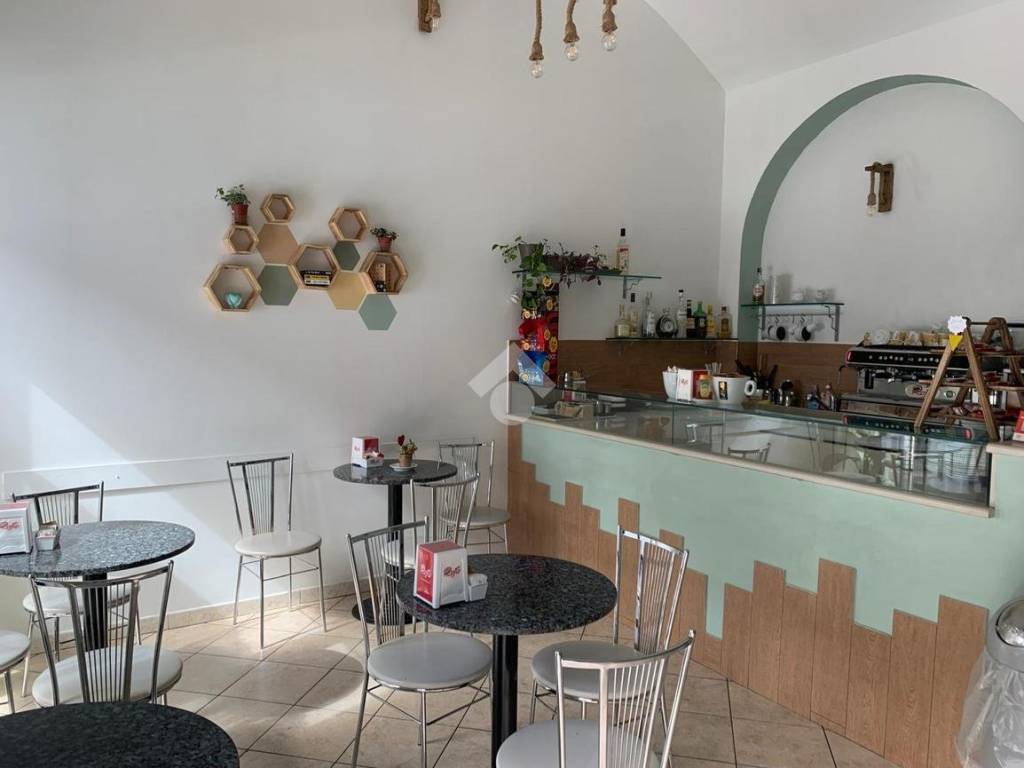 negozio in vendita a Novara in zona zona Porta Mortara