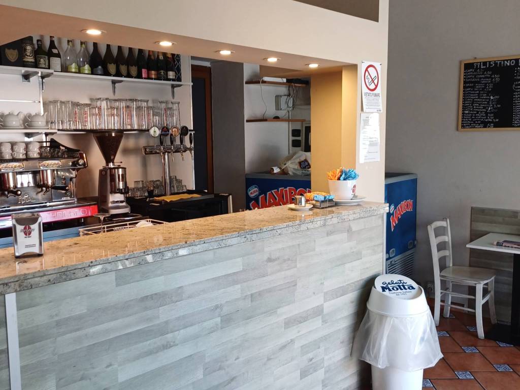 negozio in vendita a Novara in zona zona Sant'Andrea - San Rocco