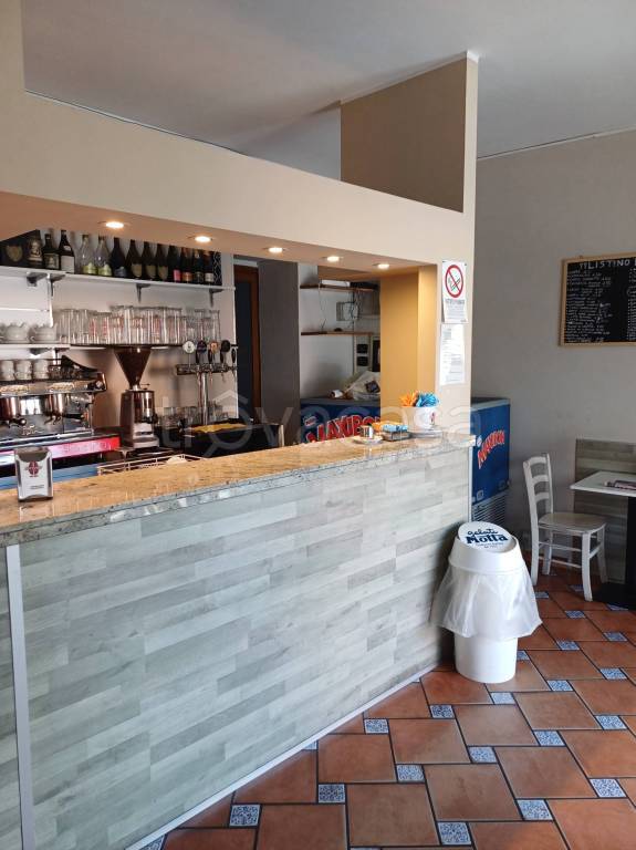 negozio in vendita a Novara in zona Zona Santa Rita