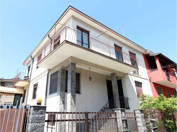 casa indipendente in vendita a Novara in zona zona Sant'Andrea - San Rocco