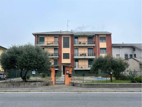 appartamento in vendita a Novara in zona Pernate