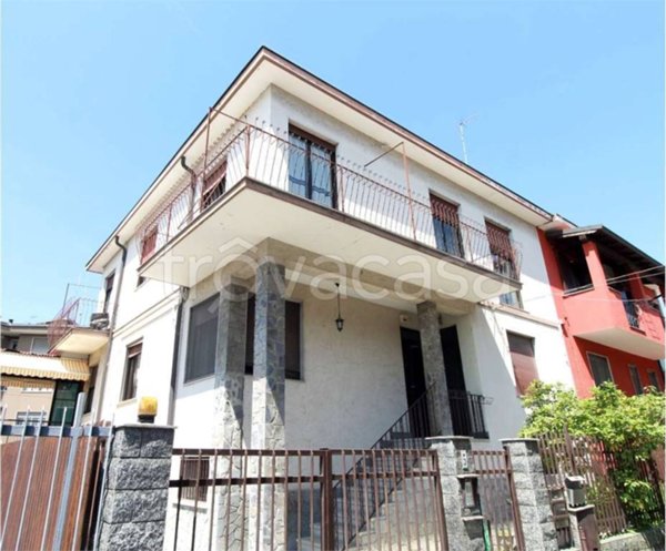 casa indipendente in vendita a Novara in zona Zona Santa Rita