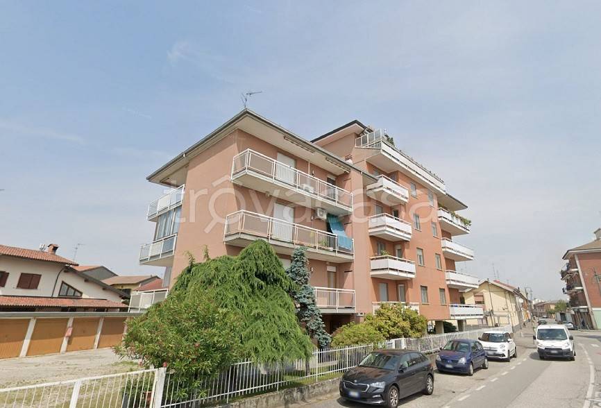 appartamento in vendita a Novara in zona Lumellogno