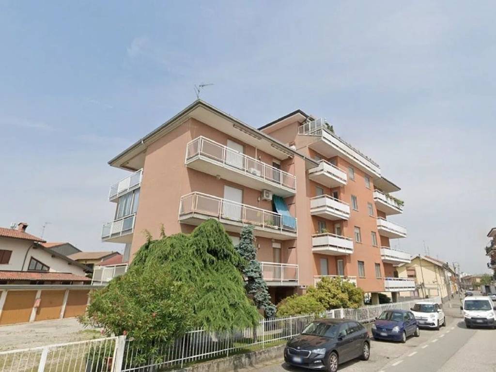 appartamento in vendita a Novara in zona Lumellogno