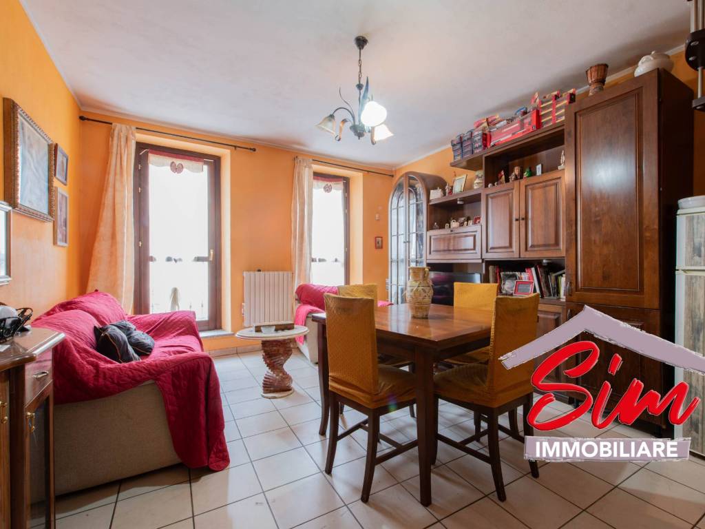 appartamento in vendita a Novara in zona Pernate