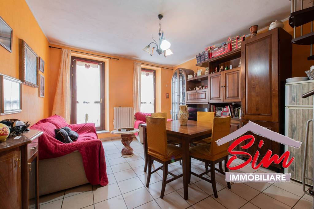 appartamento in vendita a Novara in zona Pernate