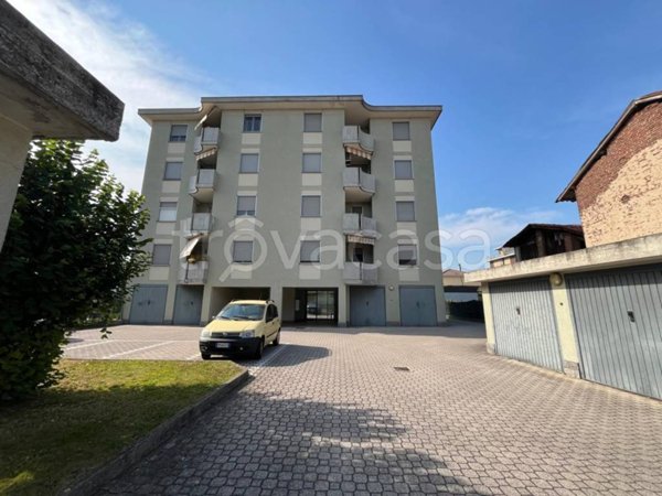appartamento in vendita a Novara in zona Pernate
