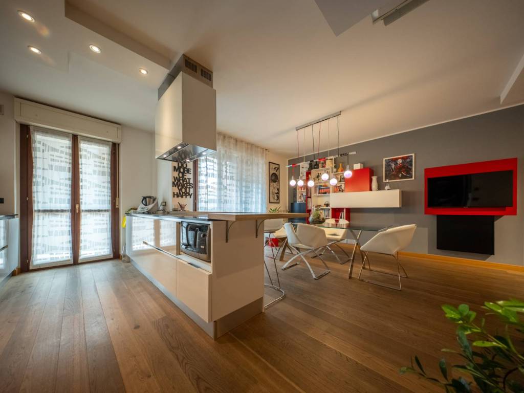 appartamento in vendita a Novara in zona Centro Città