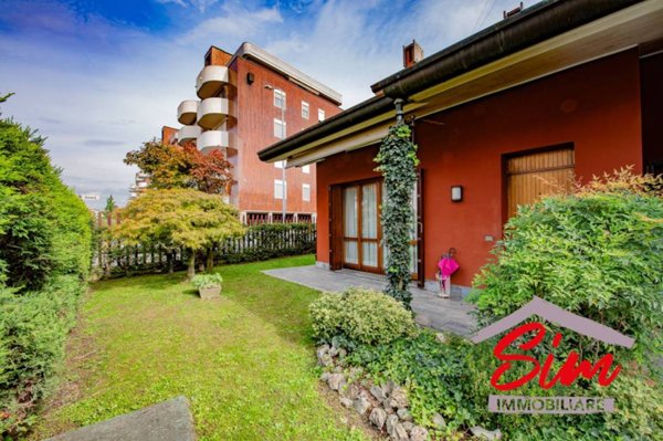 casa indipendente in vendita a Novara in zona zona Sacro Cuore