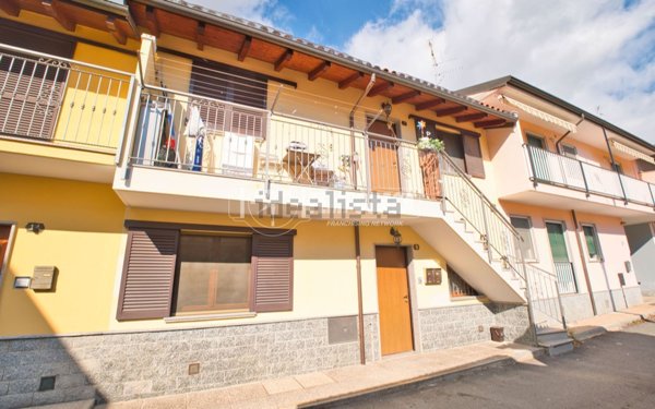 casa indipendente a Novara in zona zona Cittadella - Villaggio Dalmazia