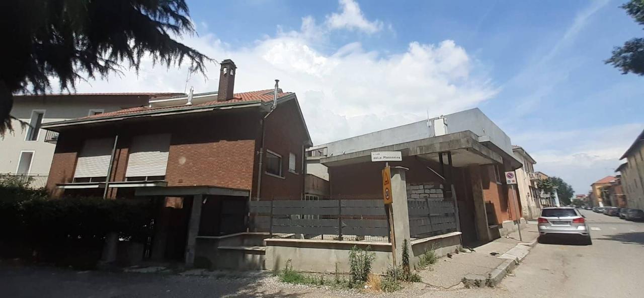 casa indipendente in vendita a Novara in zona zona Sant'Agabio