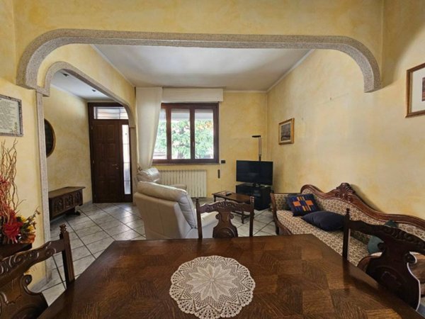 casa indipendente in vendita a Novara in zona zona Agogna - San Paolo