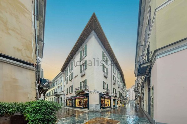 appartamento in vendita a Novara in zona Centro Città