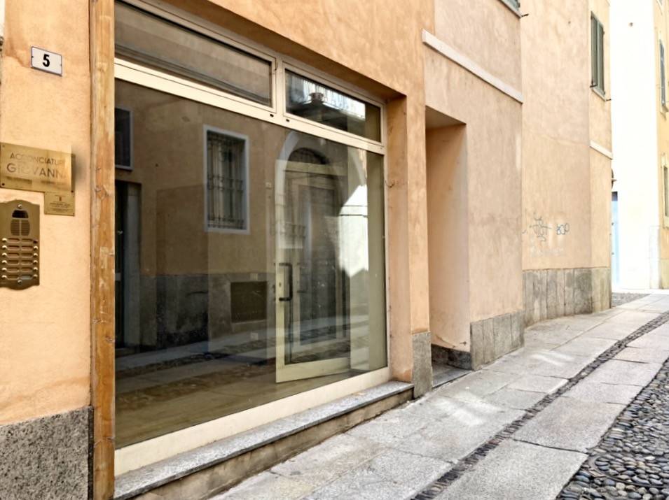 negozio in vendita a Novara