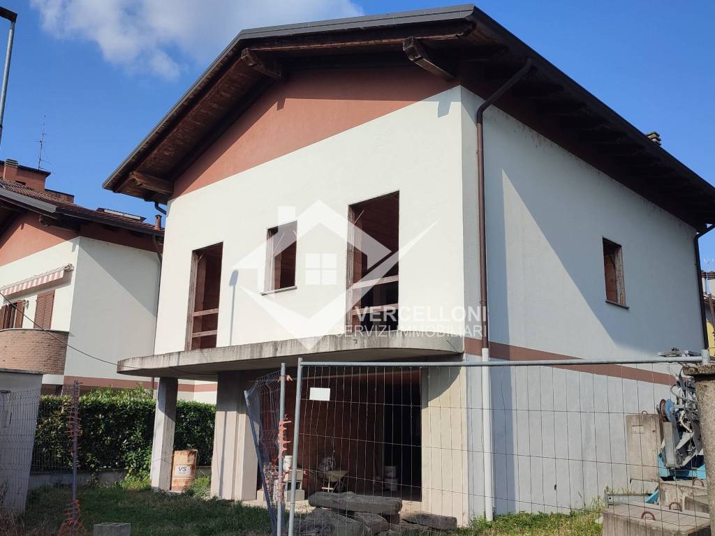 casa indipendente in vendita a Novara in zona zona Sant'Agabio