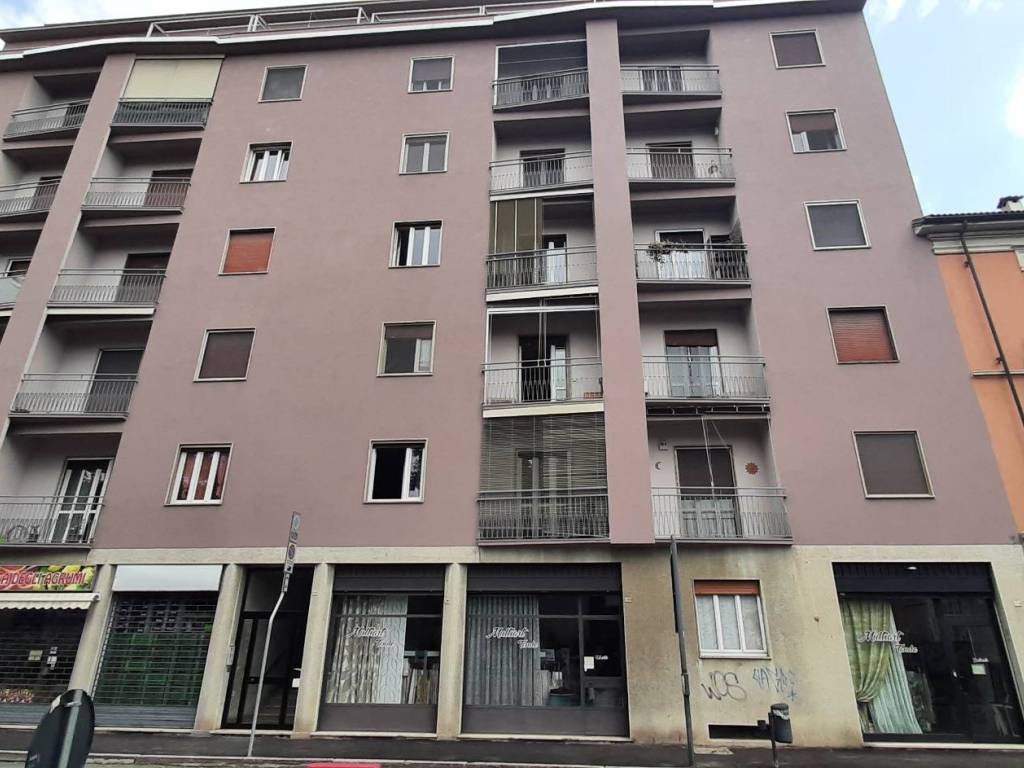 negozio in vendita a Novara in zona zona Sacro Cuore