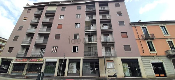 negozio in vendita a Novara