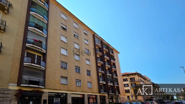 appartamento in vendita a Novara in zona Centro Città