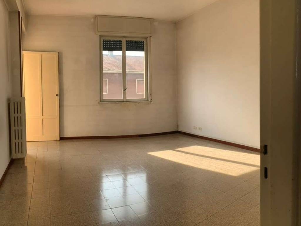 appartamento in vendita a Novara in zona Centro Città