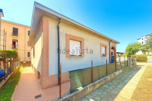casa indipendente in vendita a Novara in zona zona Sant'Andrea - San Rocco