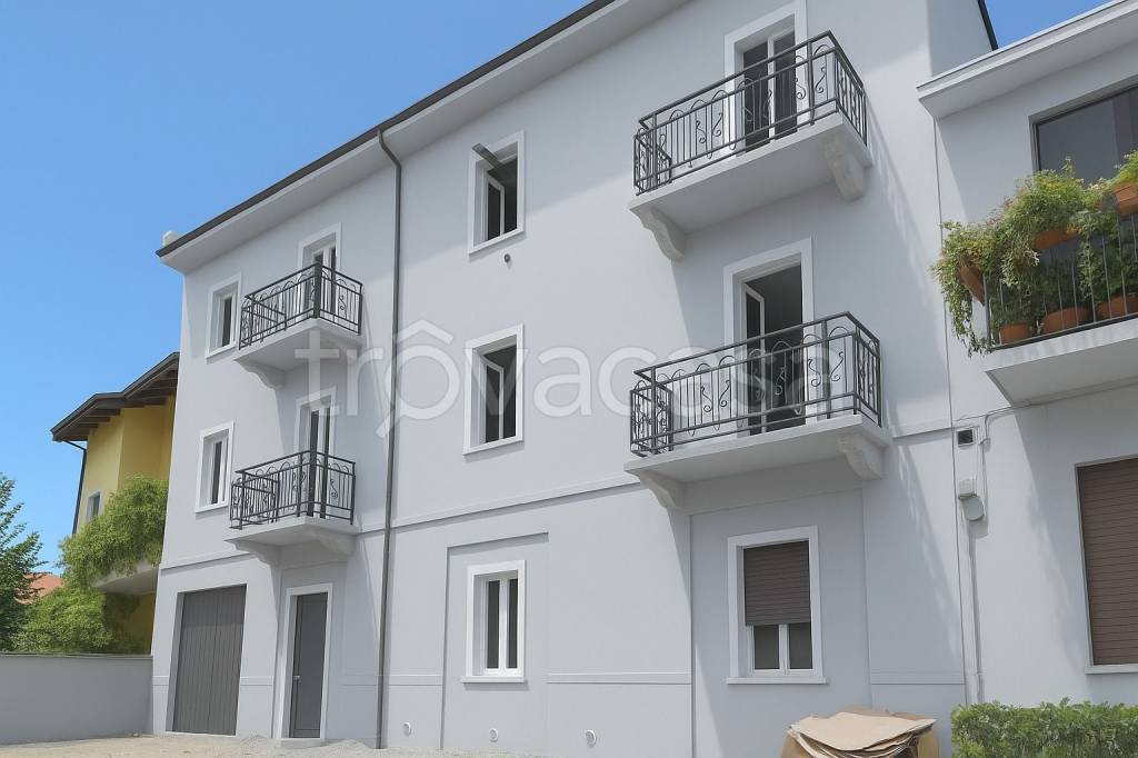 appartamento in vendita a Novara in zona Centro Città