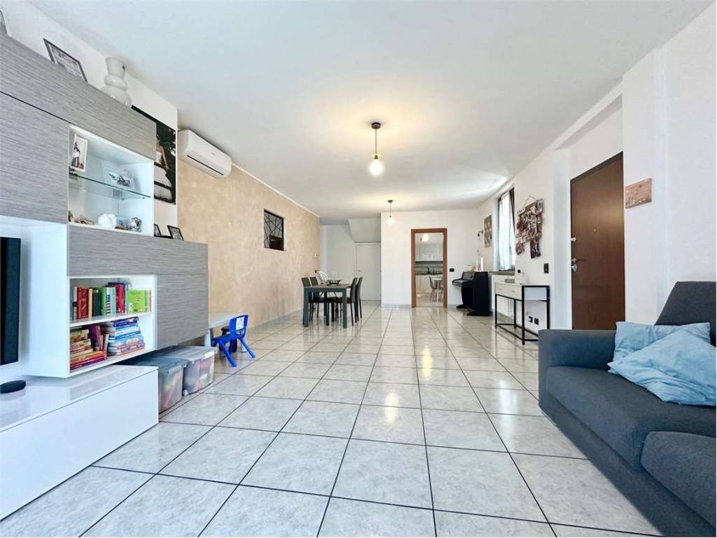 appartamento in vendita a Novara in zona Olengo