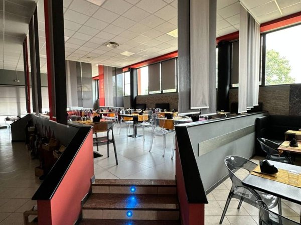 negozio in vendita a Novara in zona zona Sacro Cuore
