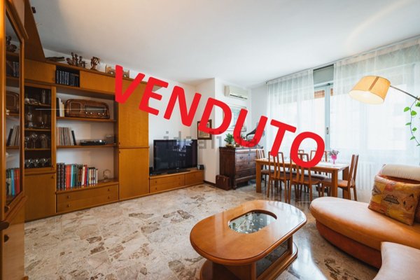 appartamento in vendita a Novara in zona Centro Città