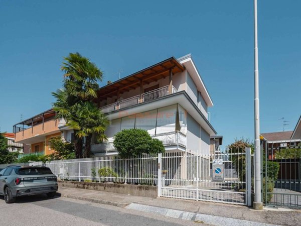 appartamento in vendita a Novara in zona zona Sacro Cuore