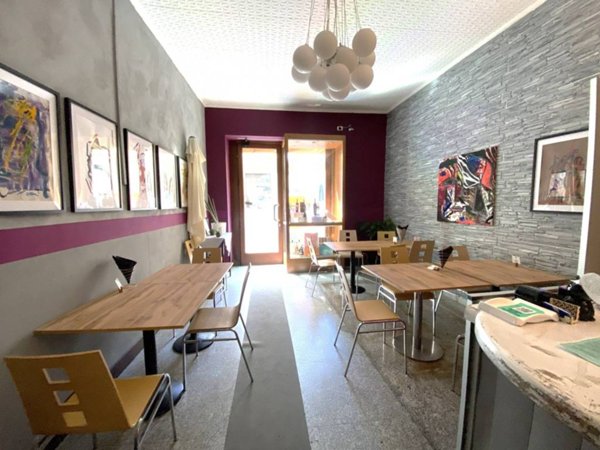 negozio in vendita a Novara in zona Centro Città