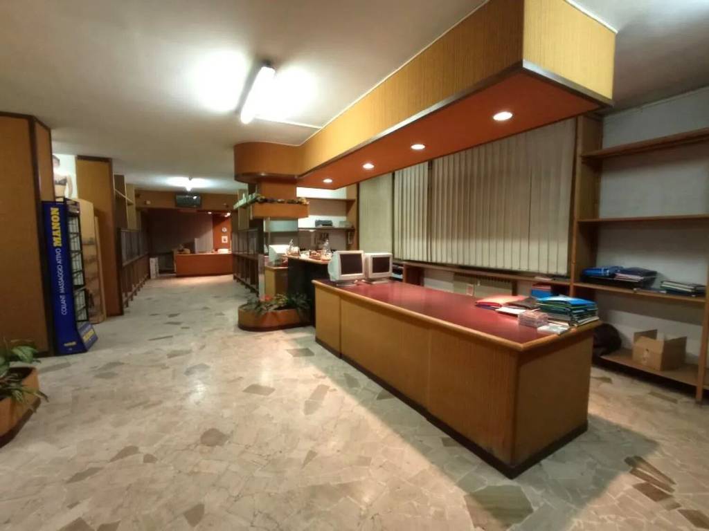 ufficio in vendita a Novara in zona Centro Città