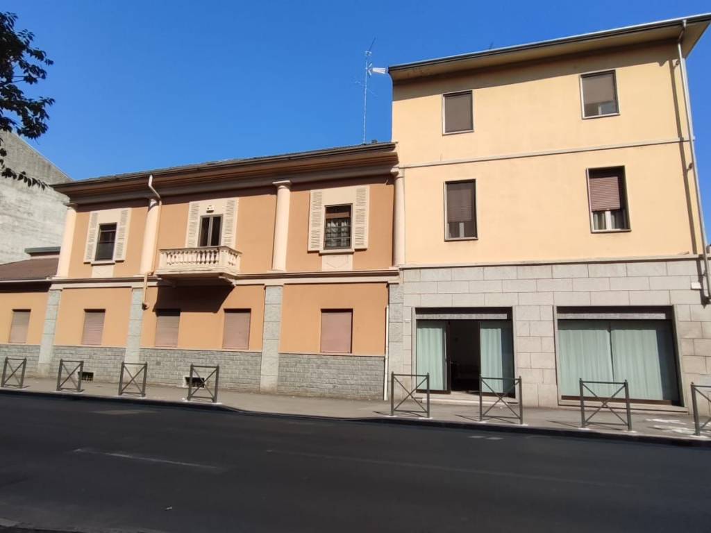 negozio in vendita a Novara in zona Pernate