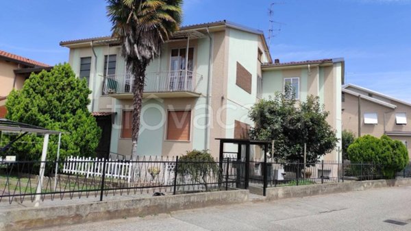 appartamento in vendita a Novara in zona Vignale