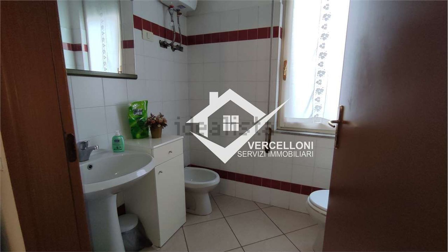 ufficio in vendita a Novara in zona Centro Città