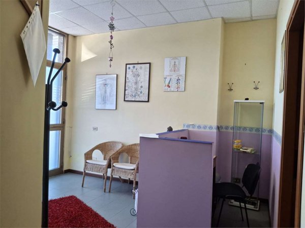 negozio in vendita a Novara in zona zona Sant'Andrea - San Rocco
