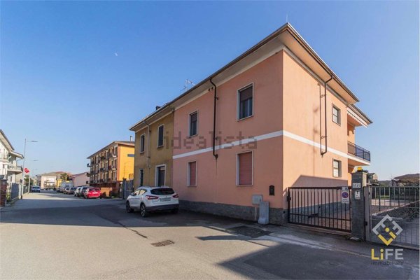 appartamento in vendita a Novara in zona Pernate