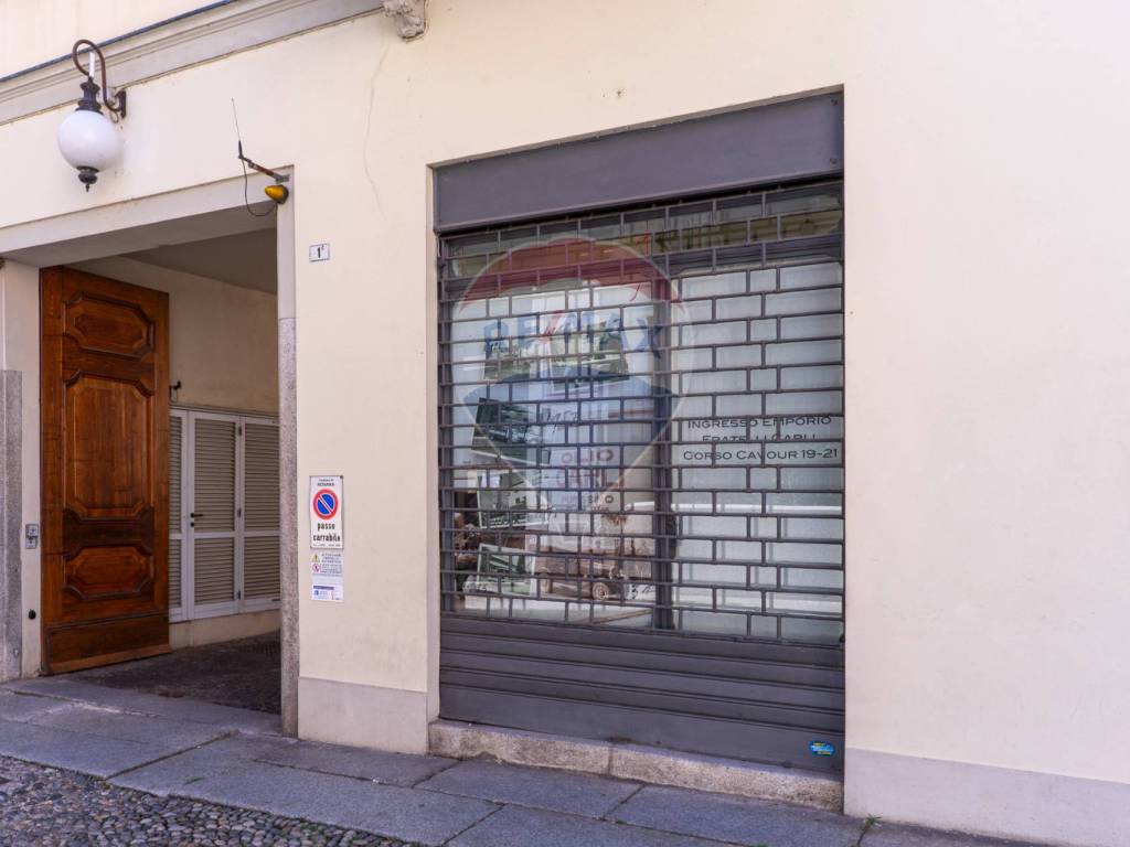 negozio in vendita a Novara in zona Centro Città