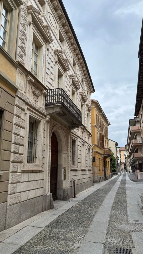 appartamento in vendita a Novara in zona Centro Città