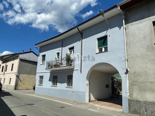 casa indipendente in vendita a Novara in zona Pernate