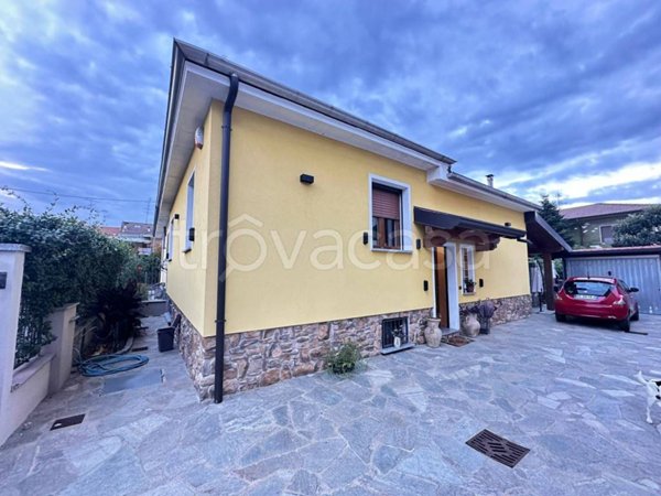 casa indipendente in vendita a Novara in zona Torrion Quartara