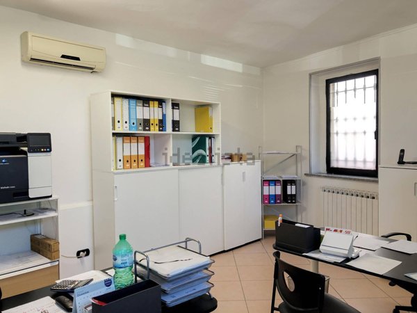 ufficio in vendita a Novara in zona zona Porta Mortara
