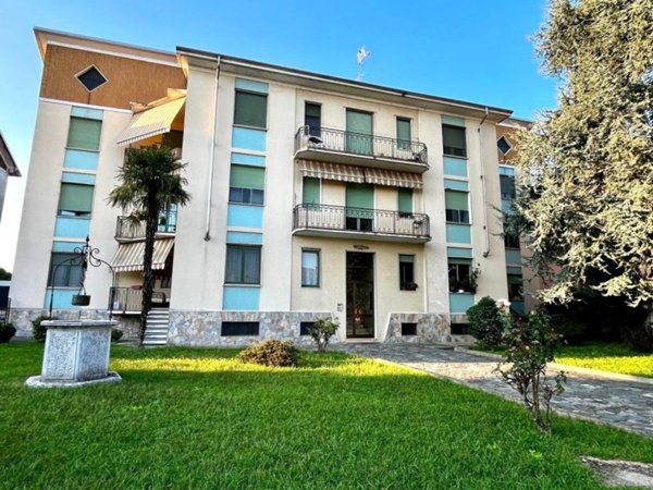 appartamento in vendita a Novara in zona Pernate
