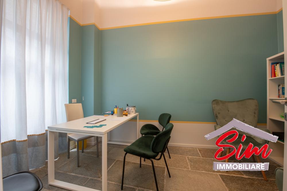 casa indipendente in vendita a Novara in zona Centro Città