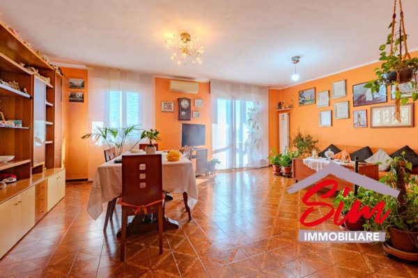 appartamento in vendita a Novara in zona Veveri