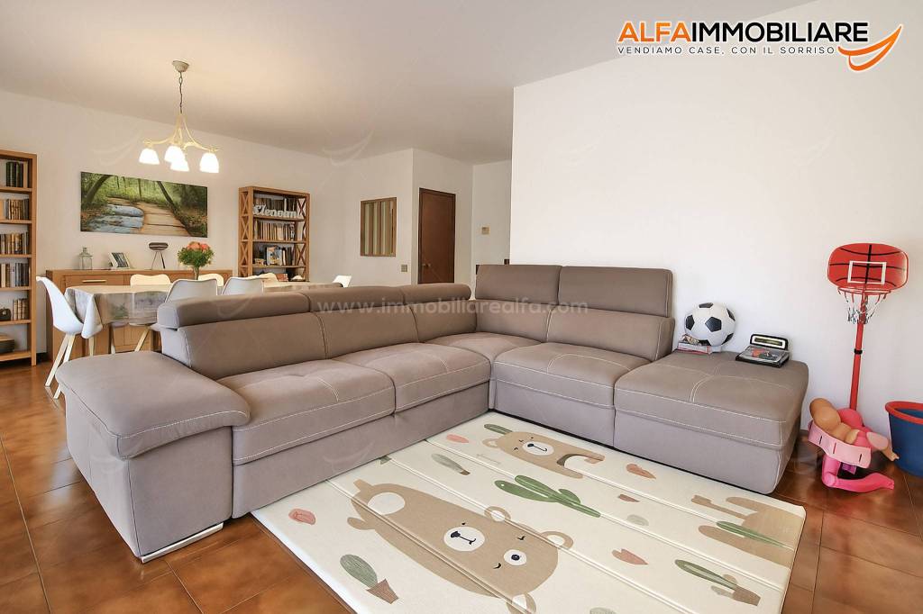 appartamento in vendita a Novara in zona Veveri