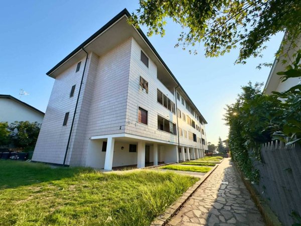 appartamento in vendita a Novara in zona Pernate