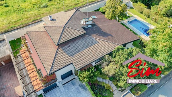 casa indipendente in vendita a Novara