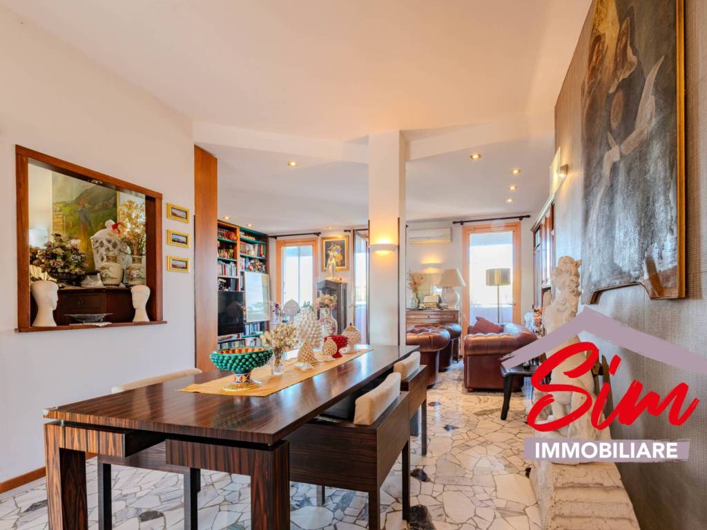 appartamento in vendita a Novara in zona Centro Città