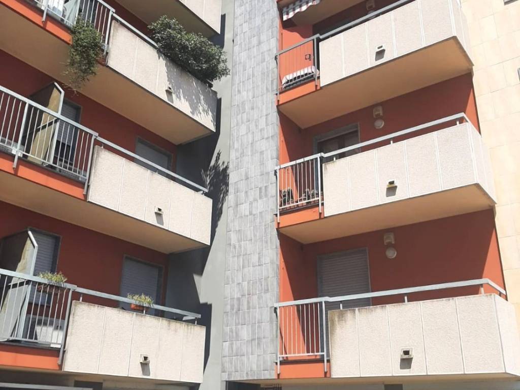 appartamento in vendita a Novara in zona Veveri